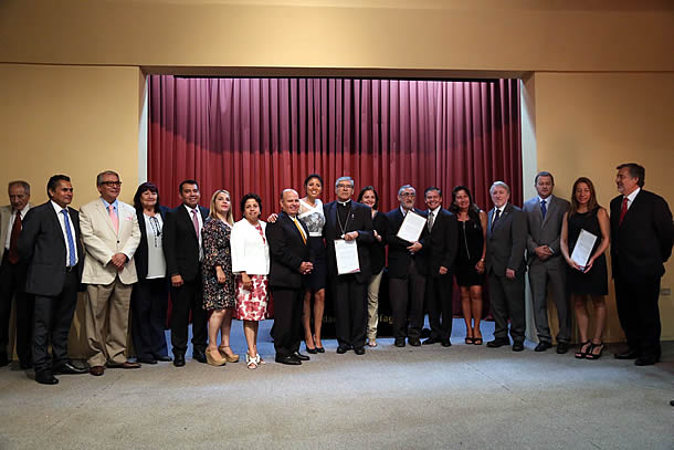 ancla_oro_2016-01.jpg